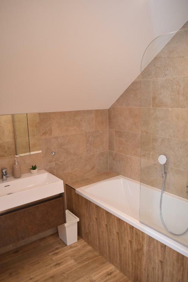 Fenyo Apartman Miskolctapolca Екстер'єр фото
